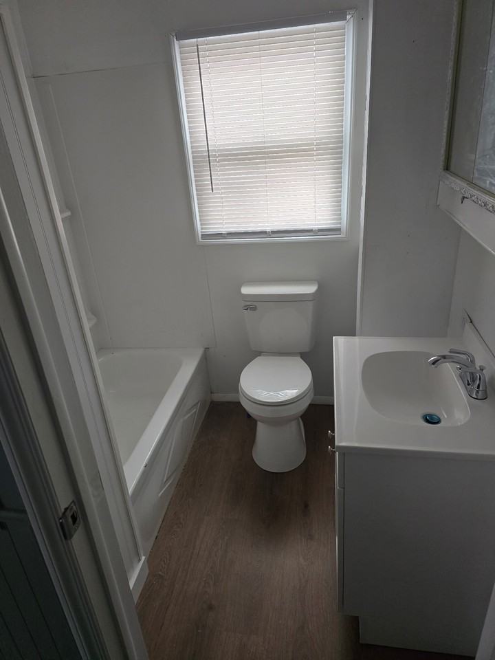 1611 South Oakwood Avenue #1 - Photo 5 of 12