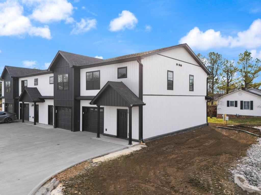 106 Lyons Ave
