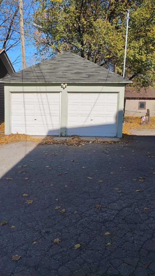 1106 West Michigan Avenue - Photo 3 of 9