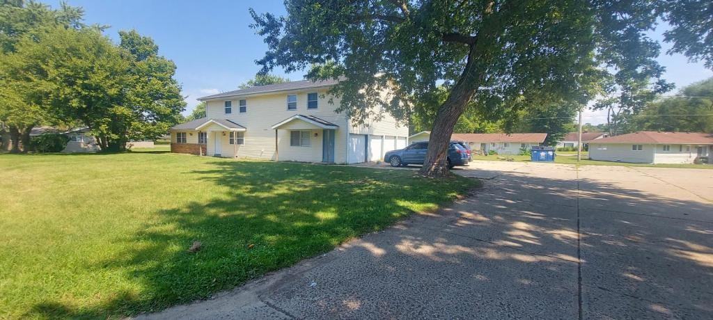 9015 Midway Drive - Photo 2 of 17