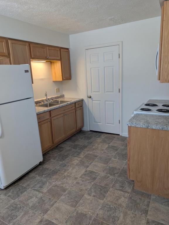 9015 Midway Drive - Photo 3 of 17