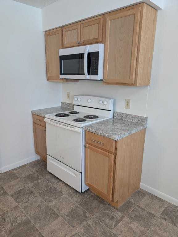 9015 Midway Drive - Photo 5 of 17