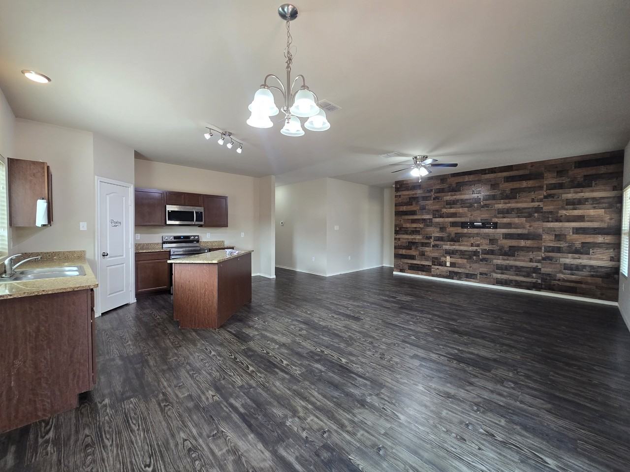 322 Ambrose Ave #1 - Photo 4 of 30