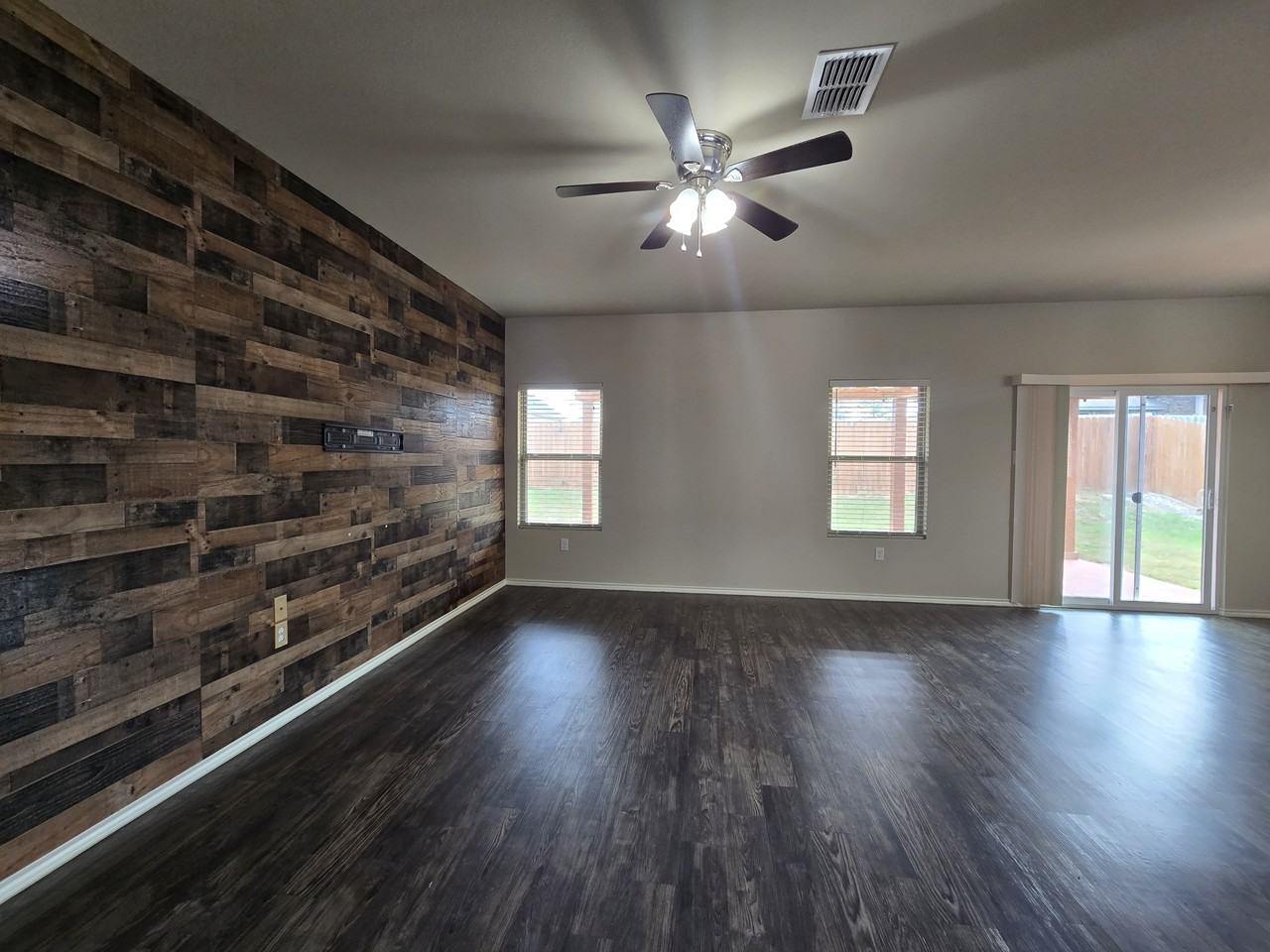 322 Ambrose Ave #1 - Photo 5 of 30