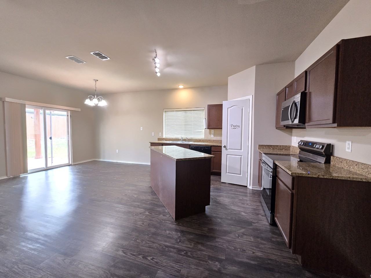 322 Ambrose Ave #1 - Photo 7 of 30