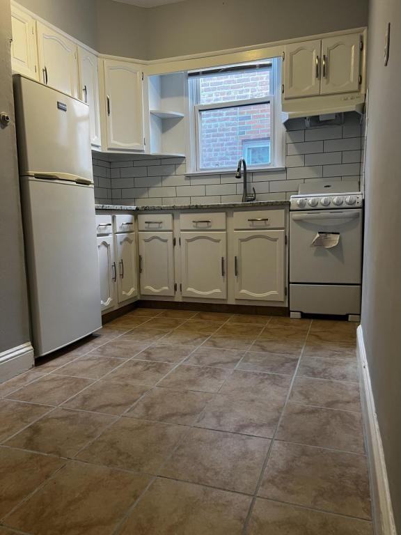 576 Warburton Ave - Photo 2 of 6