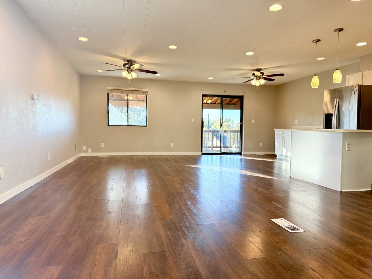 7428 South 700 East #7428 - Photo 3 of 33