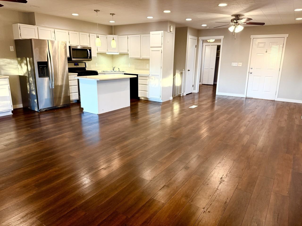 7428 South 700 East #7428 - Photo 4 of 33