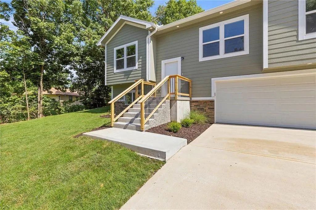 135 Cedar Ct #1 - Photo 2 of 28