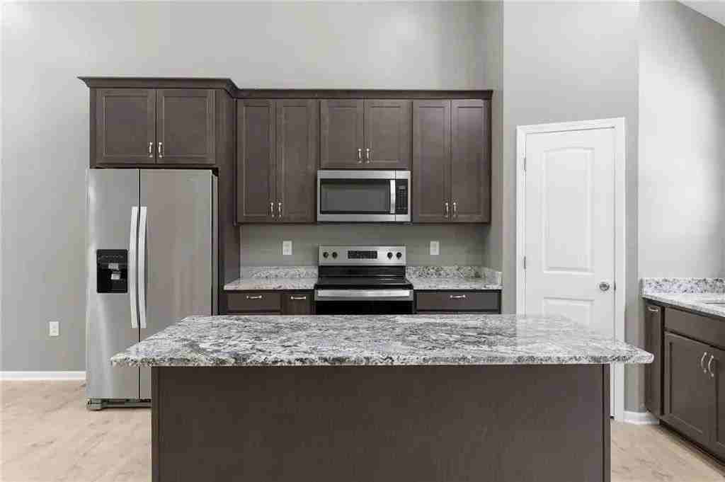 135 Cedar Ct #1 - Photo 6 of 28