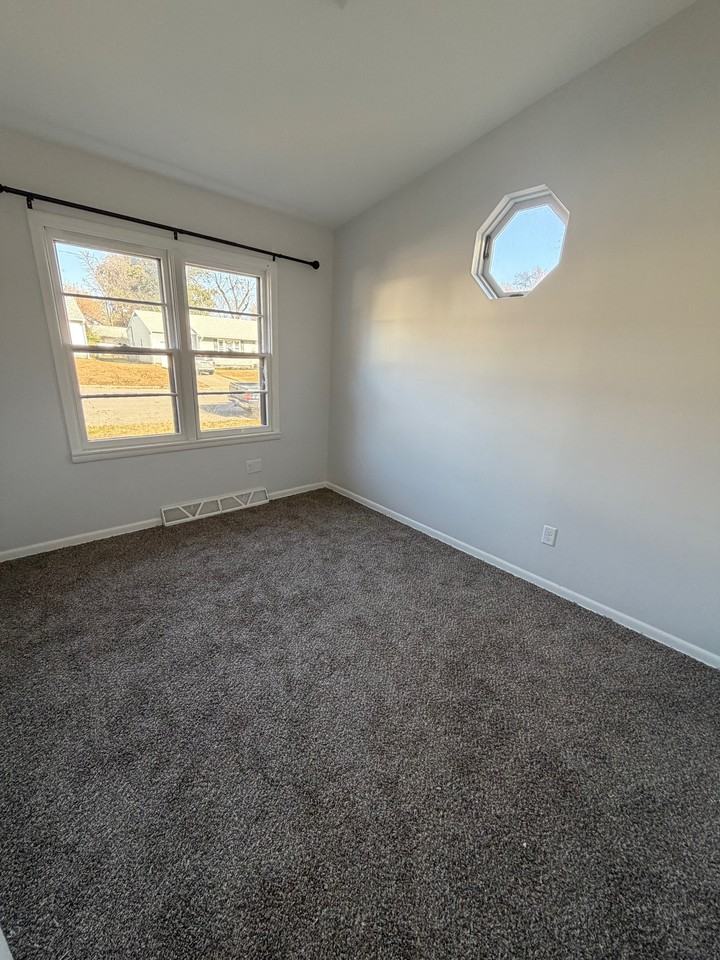 618 Christopher St #1 - Photo 7 of 26