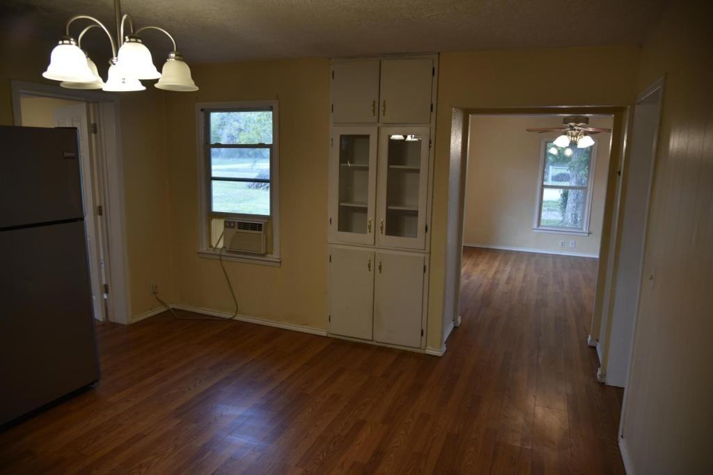 302 South Oneal Street - Photo 6 of 19