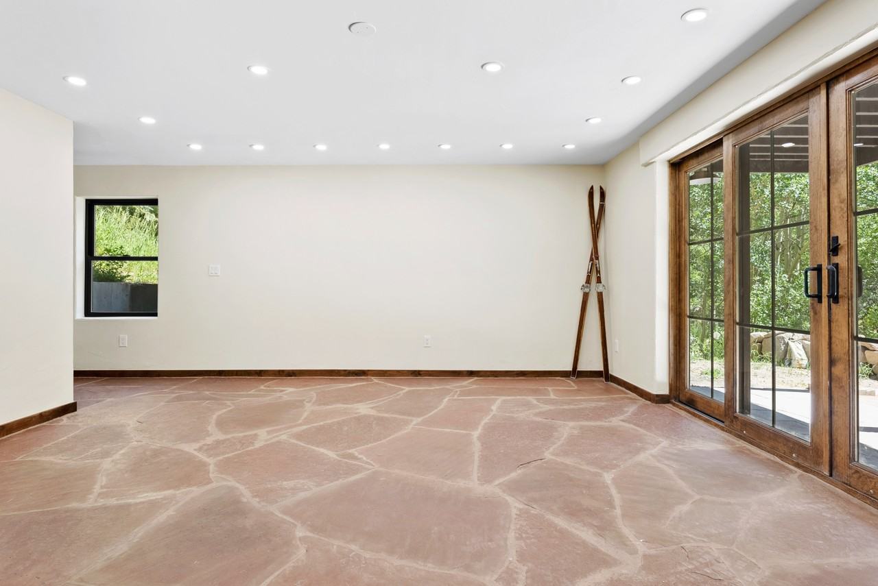 205 Loop Drive #1 - Photo 5 of 40