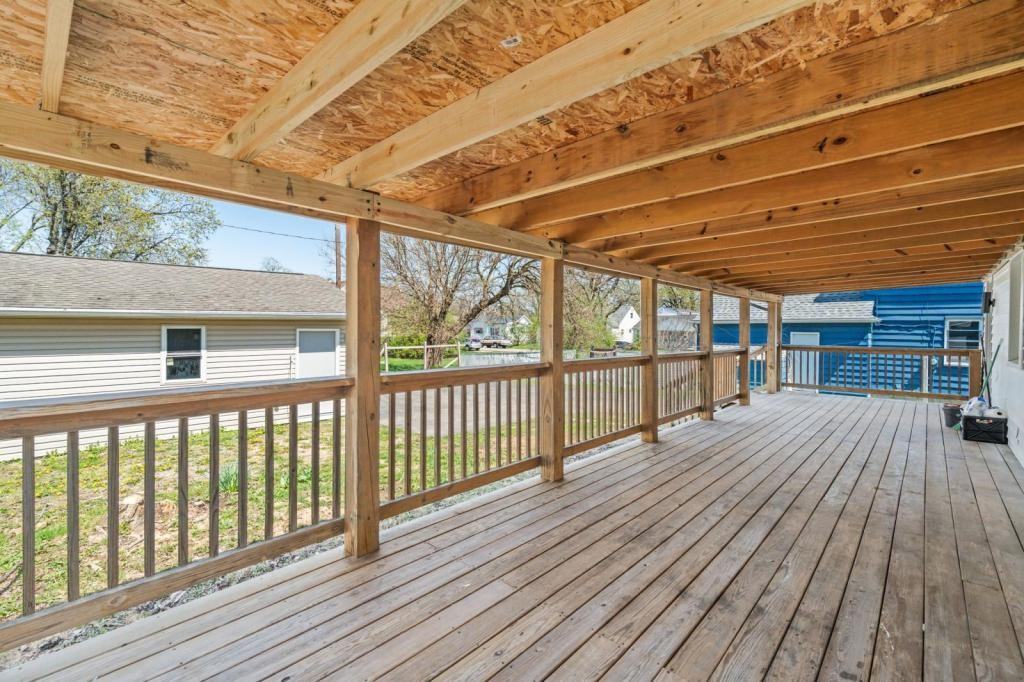 East Dorothy Lane - Photo 2 of 13