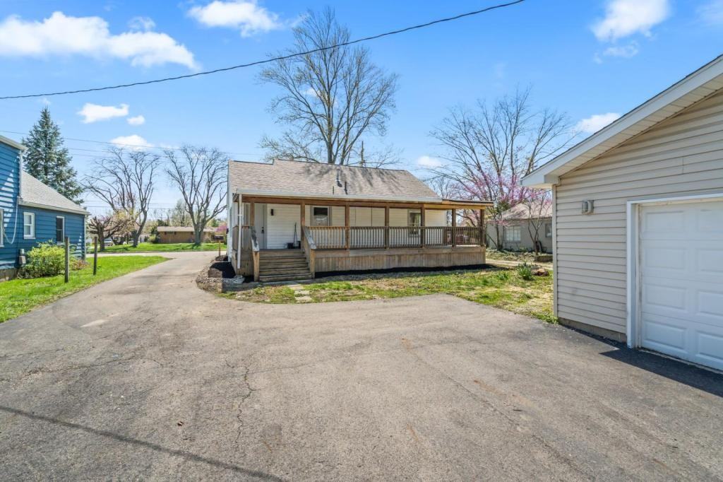 East Dorothy Lane - Photo 6 of 13