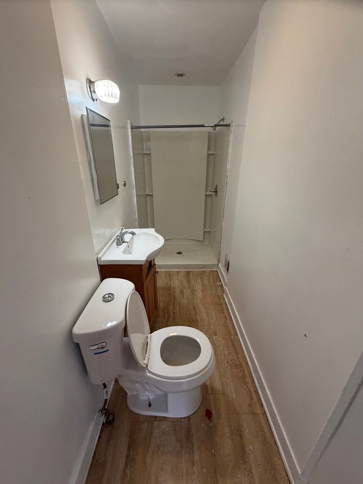 16 Jefferson Ave Apt 2nd #2L - Photo 4 of 6