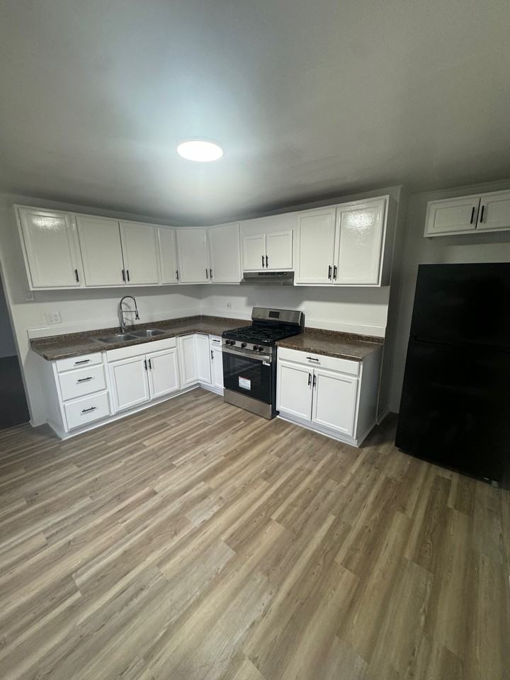 1807 Packer St #1 - Photo 6 of 11