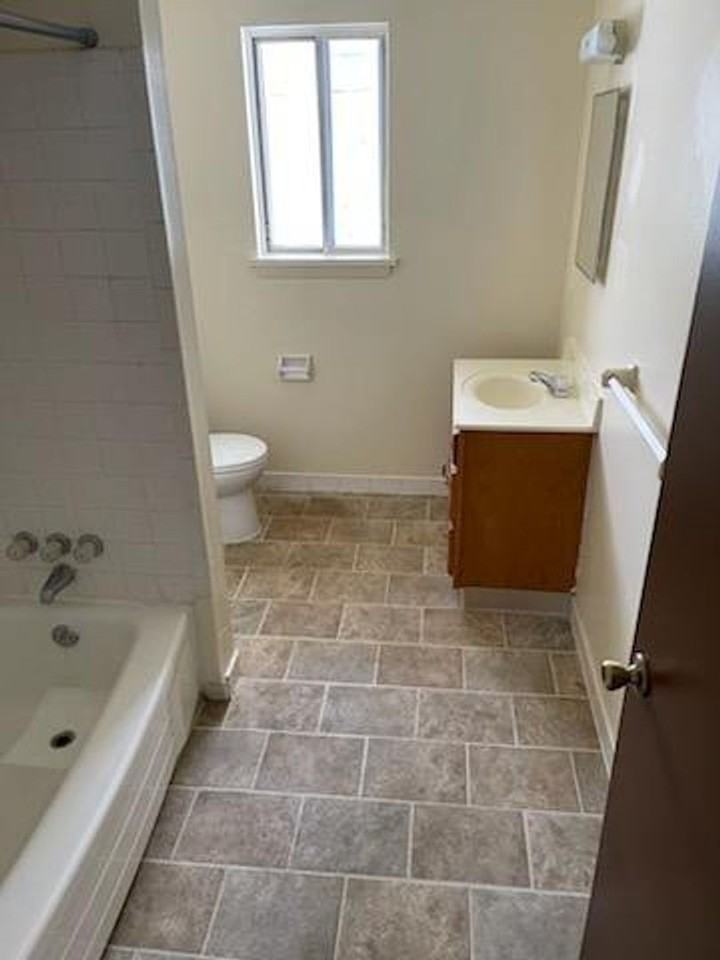 Batavia Gardens Apartments - Photo 5 of 5