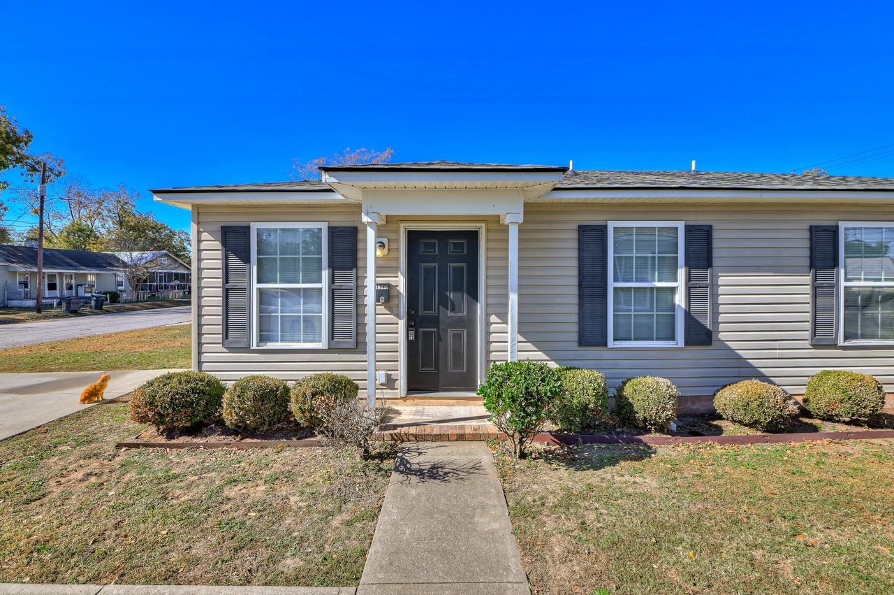 1718B Hicks St #B - Photo 2 of 22