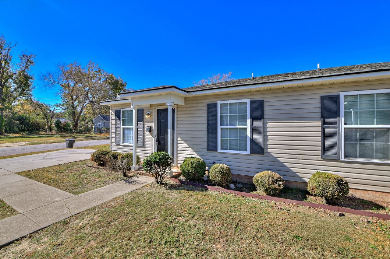 1718B Hicks St #B - Photo 4 of 22