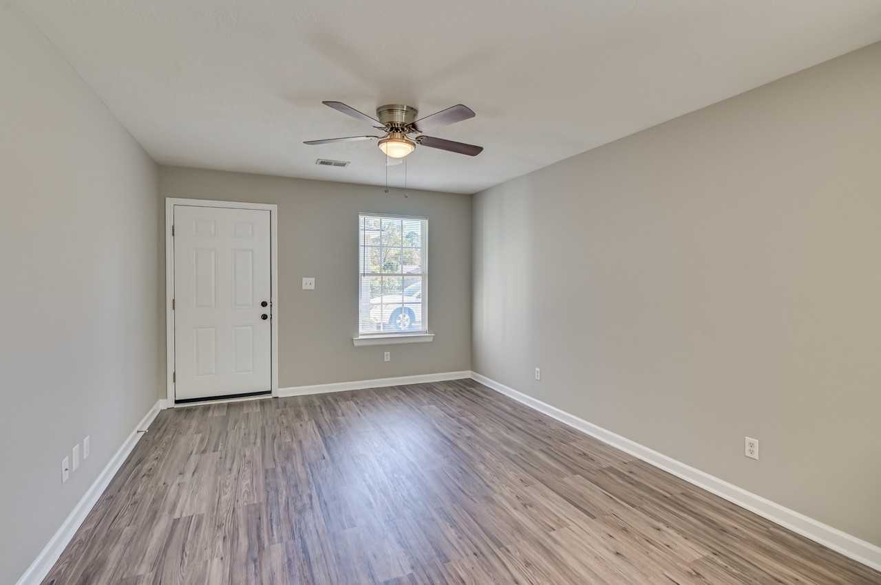 1718B Hicks St #B - Photo 5 of 22