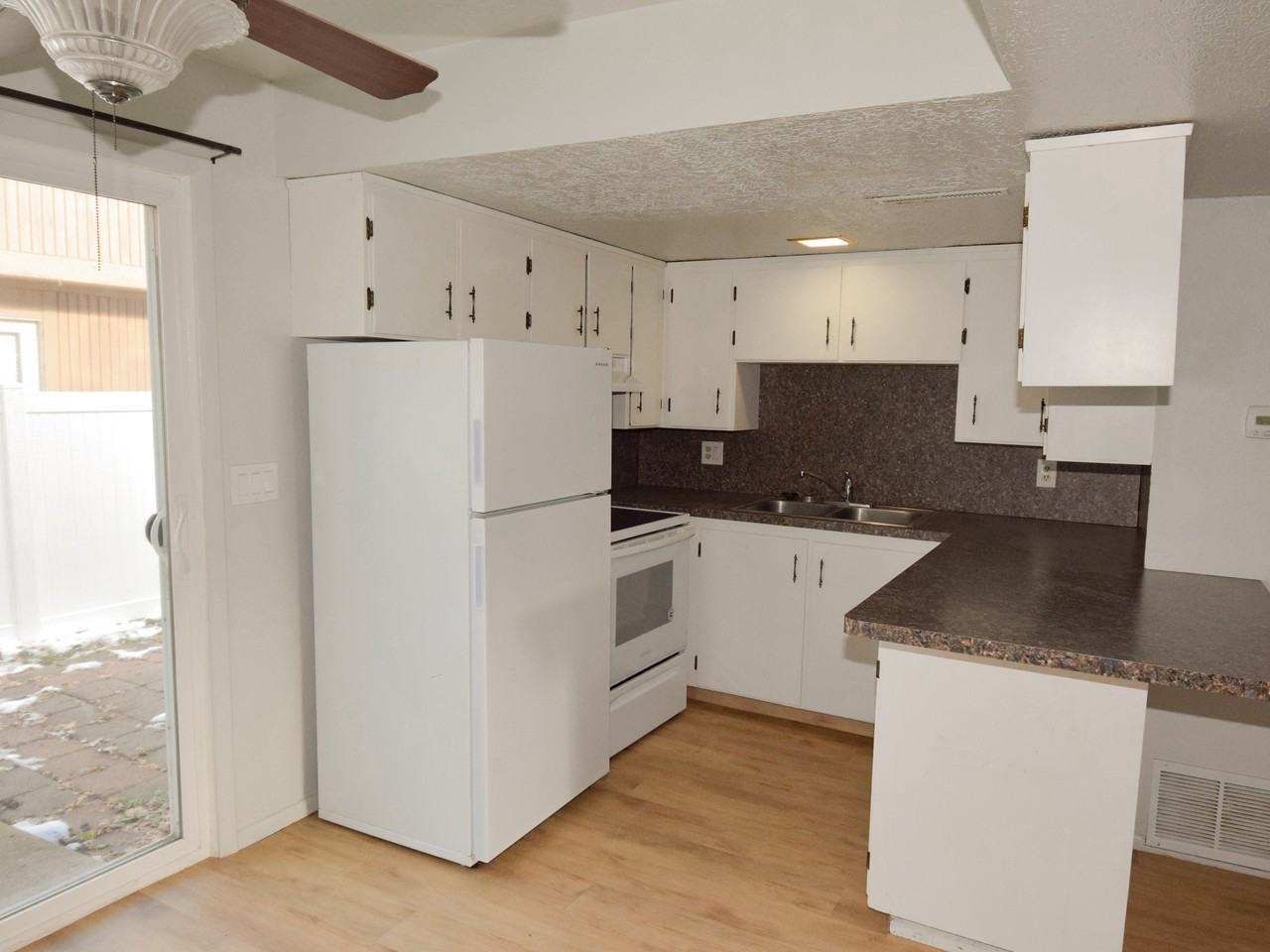 1289 N 400 E #3 - Photo 6 of 12