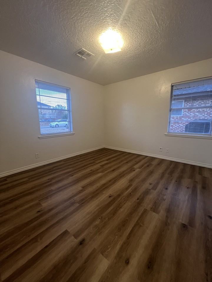 1616 Chautauqua Ave #1 - Photo 6 of 10