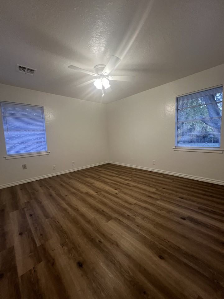 1616 Chautauqua Ave #1 - Photo 7 of 10