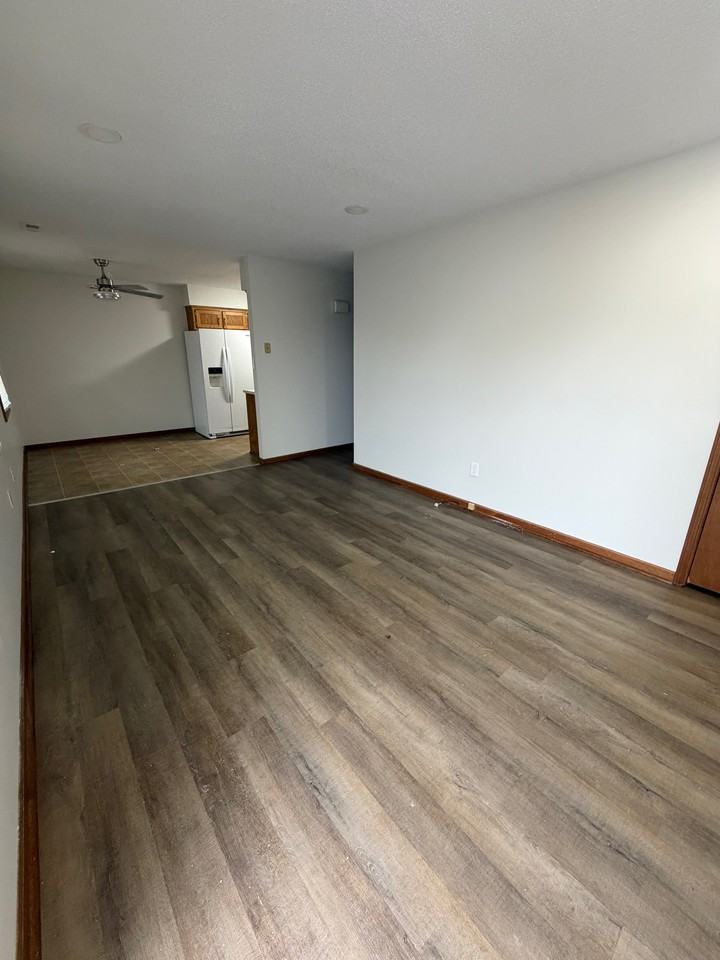 417 E Mill St #A - Photo 3 of 11