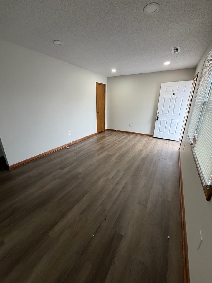 417 E Mill St #A - Photo 2 of 11