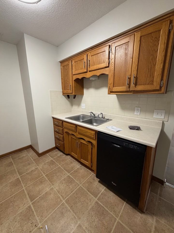 417 E Mill St #A - Photo 5 of 11