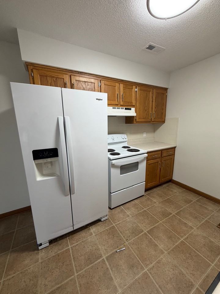 417 E Mill St #A - Photo 6 of 11