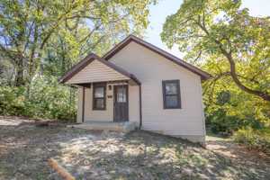 featured image of 917 Harding Street #1