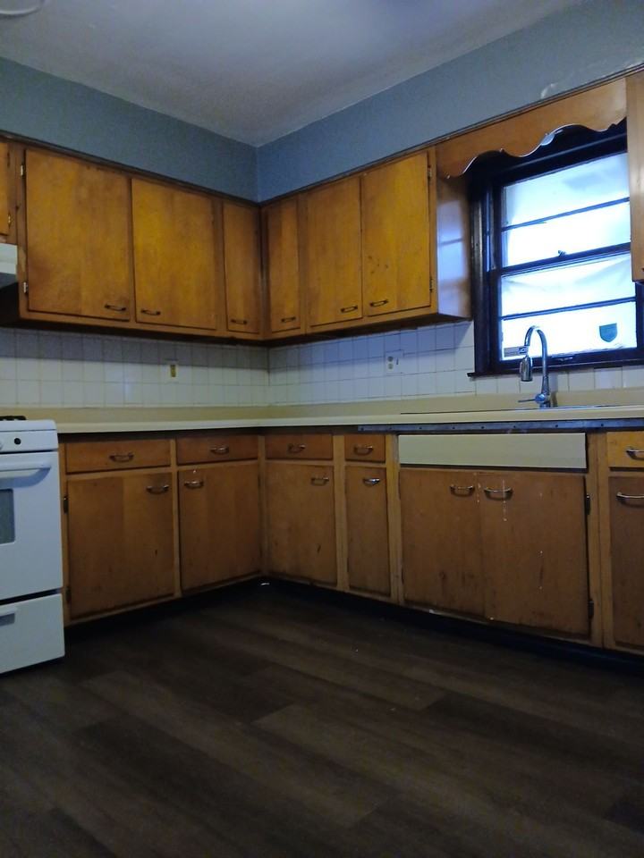 1023 Irving Avenue #1 - Photo 3 of 7