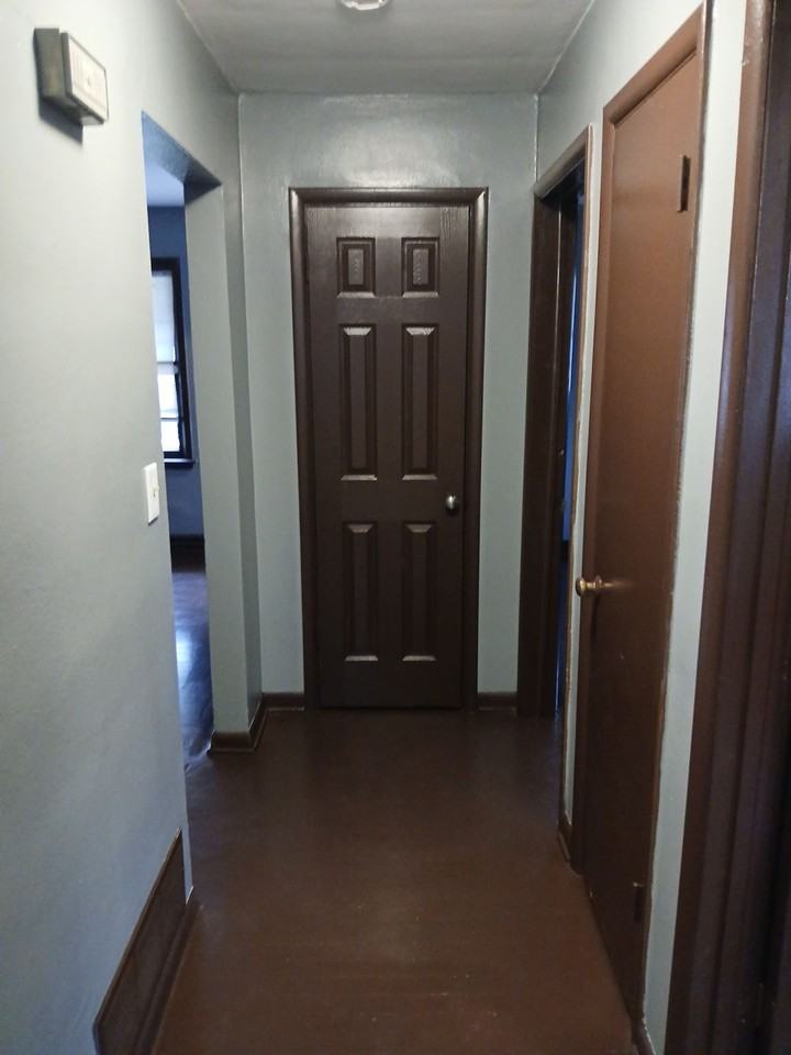 1023 Irving Avenue #1 - Photo 5 of 7