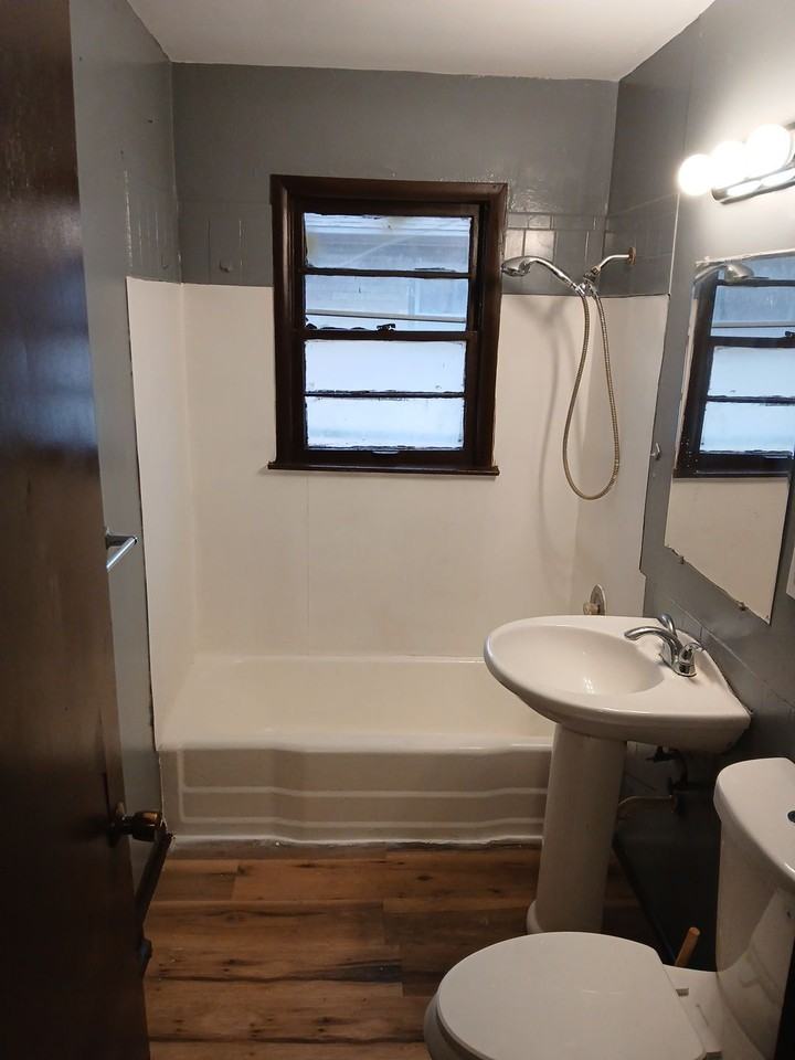 1023 Irving Avenue #1 - Photo 6 of 7