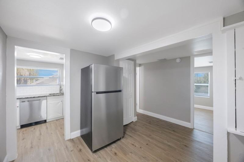 955 9th Avenue South #A - Photo 5 of 24