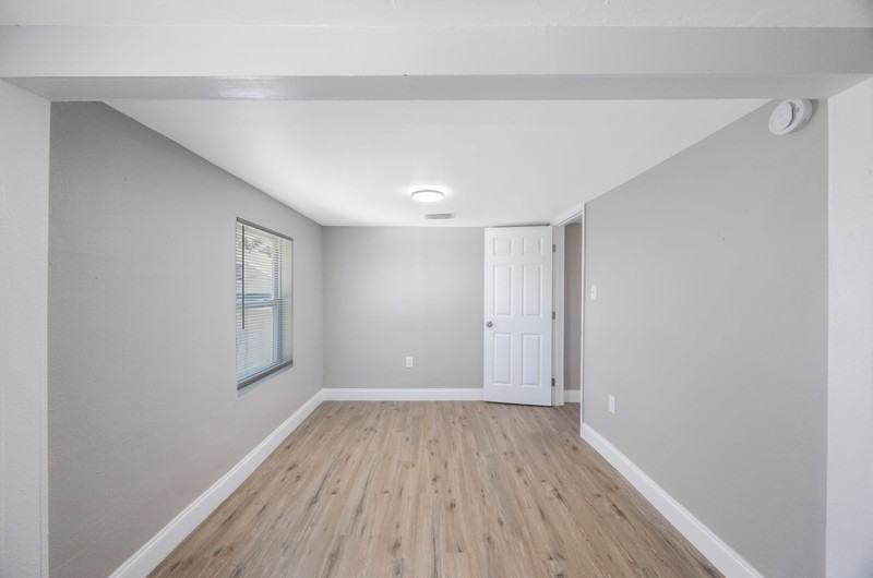 955 9th Avenue South #A - Photo 7 of 24