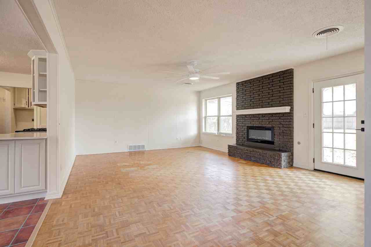 2709 Meadowbrook Dr #1 - Photo 5 of 37