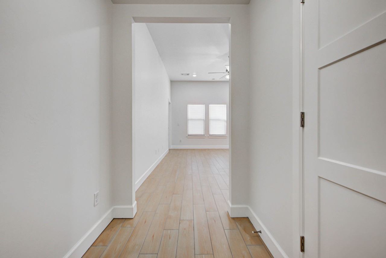 323 Woodrock Street #1 - Photo 5 of 31