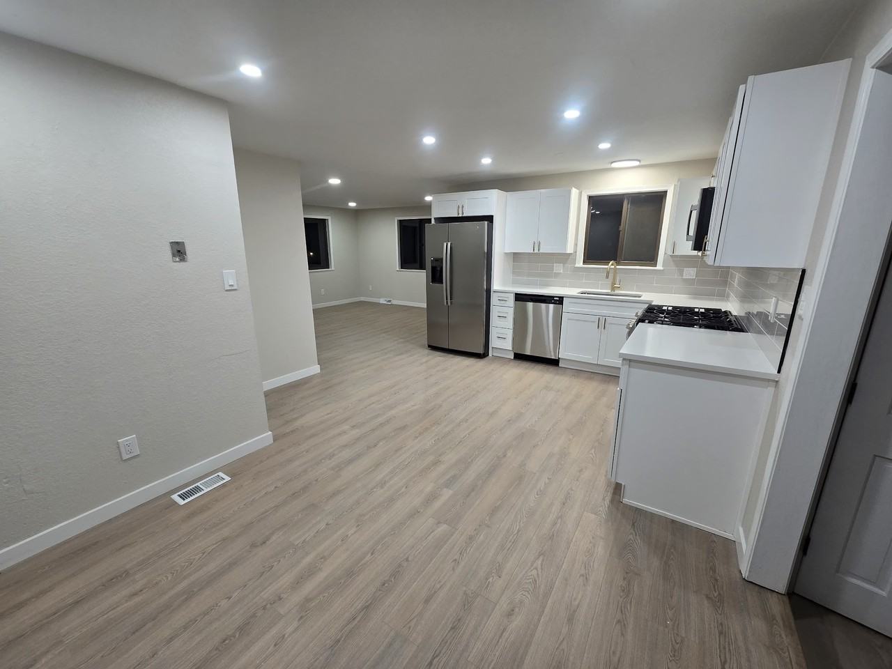 509 E 41st St #1 - Photo 2 of 17