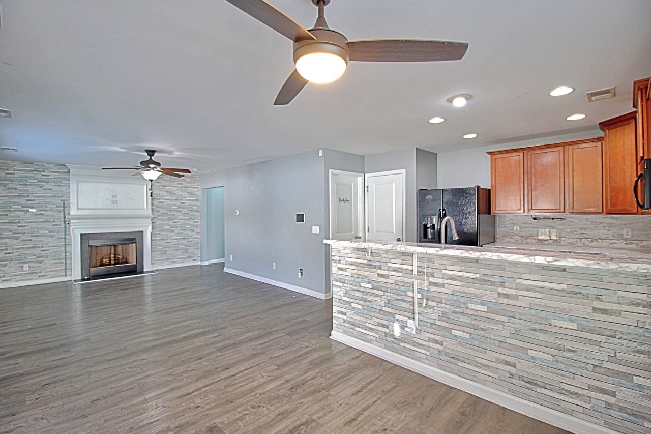 315 Connor Ct #1 - Photo 6 of 31