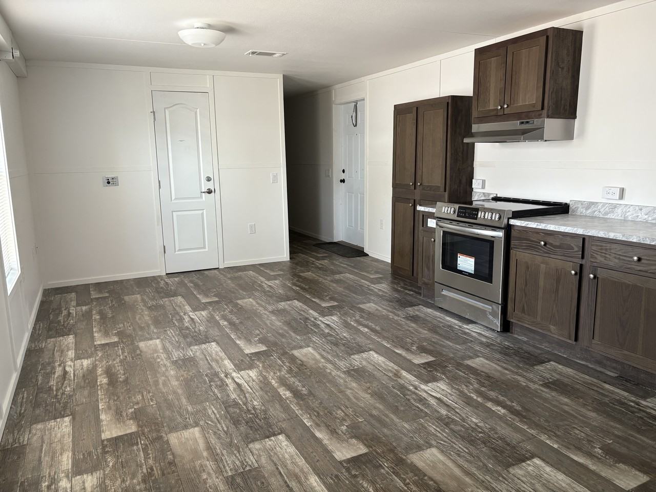 905 Mcfadden St #1 - Photo 3 of 3