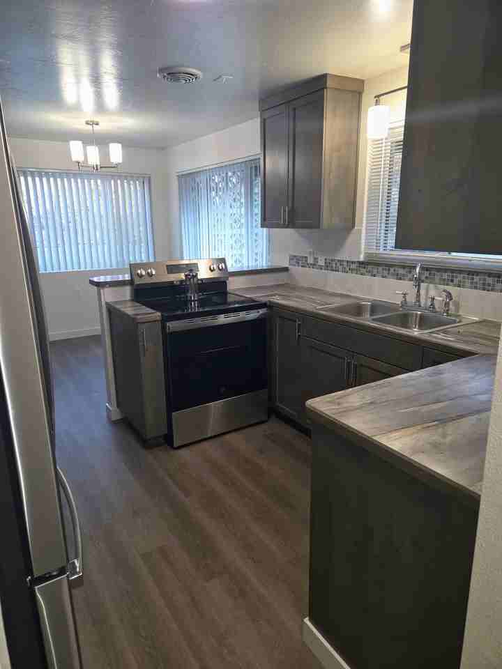 2118 S Roosevelt St #1 - Photo 5 of 28