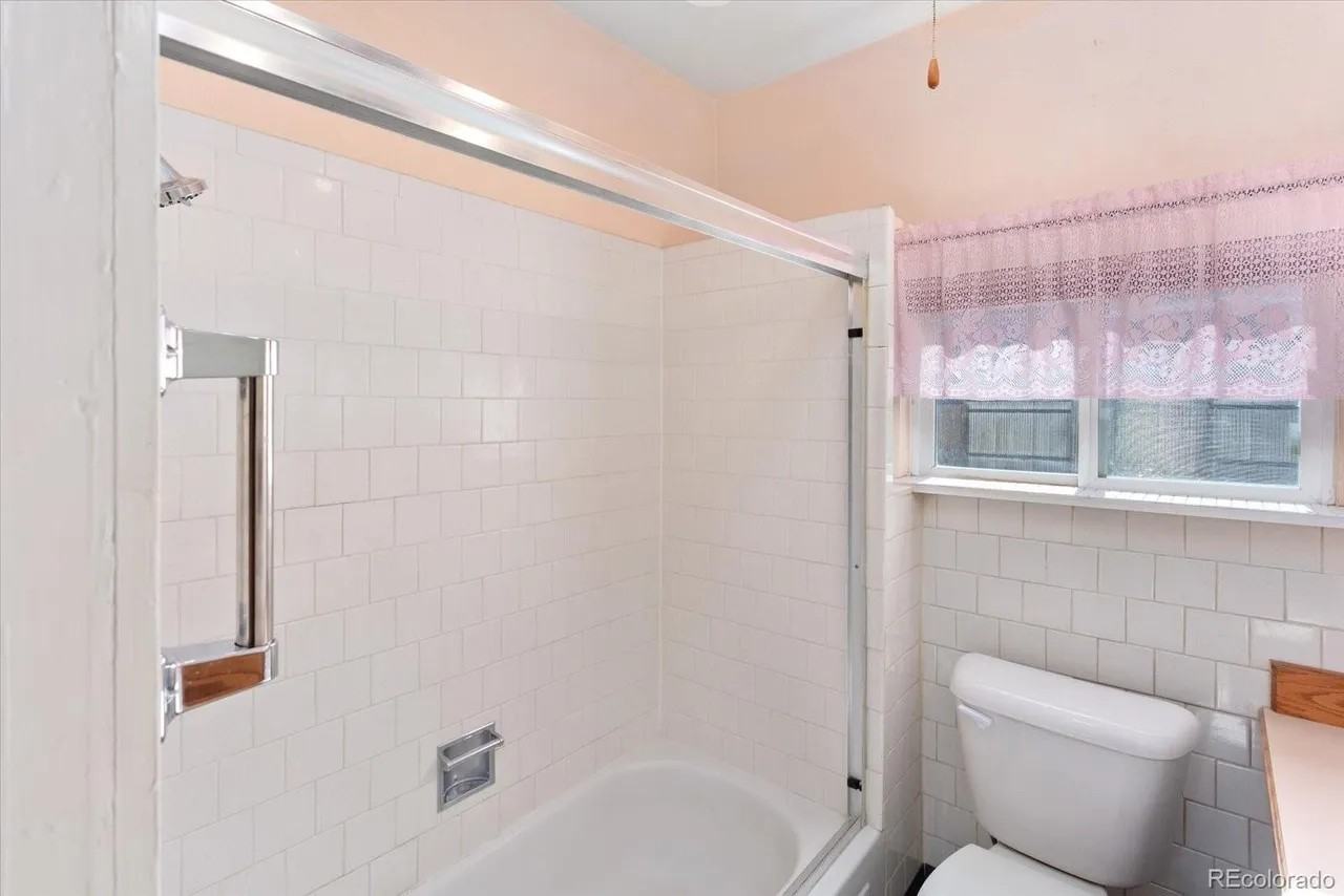 139 Chilcott St #1 - Photo 5 of 10