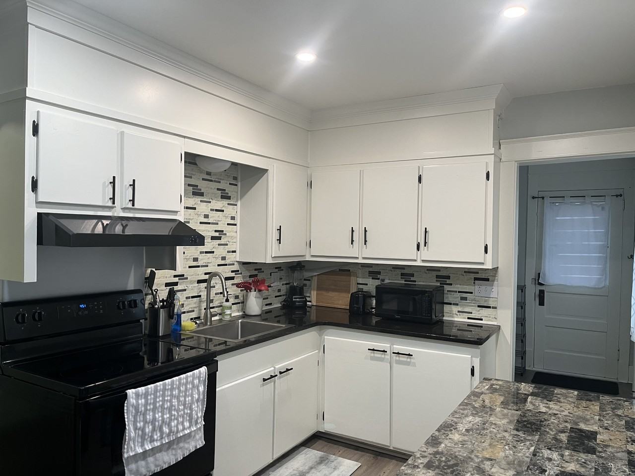 836 W Main St #836 - Photo 4 of 11