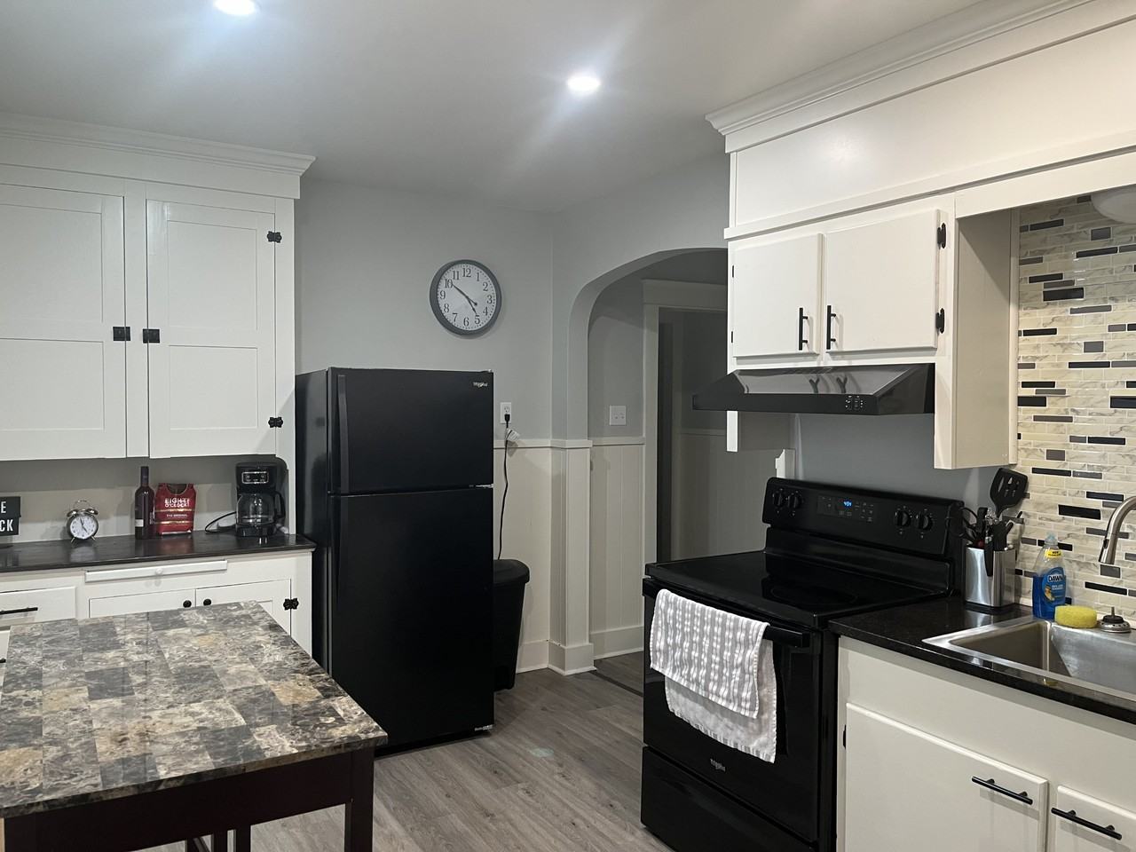 836 W Main St #836 - Photo 5 of 11