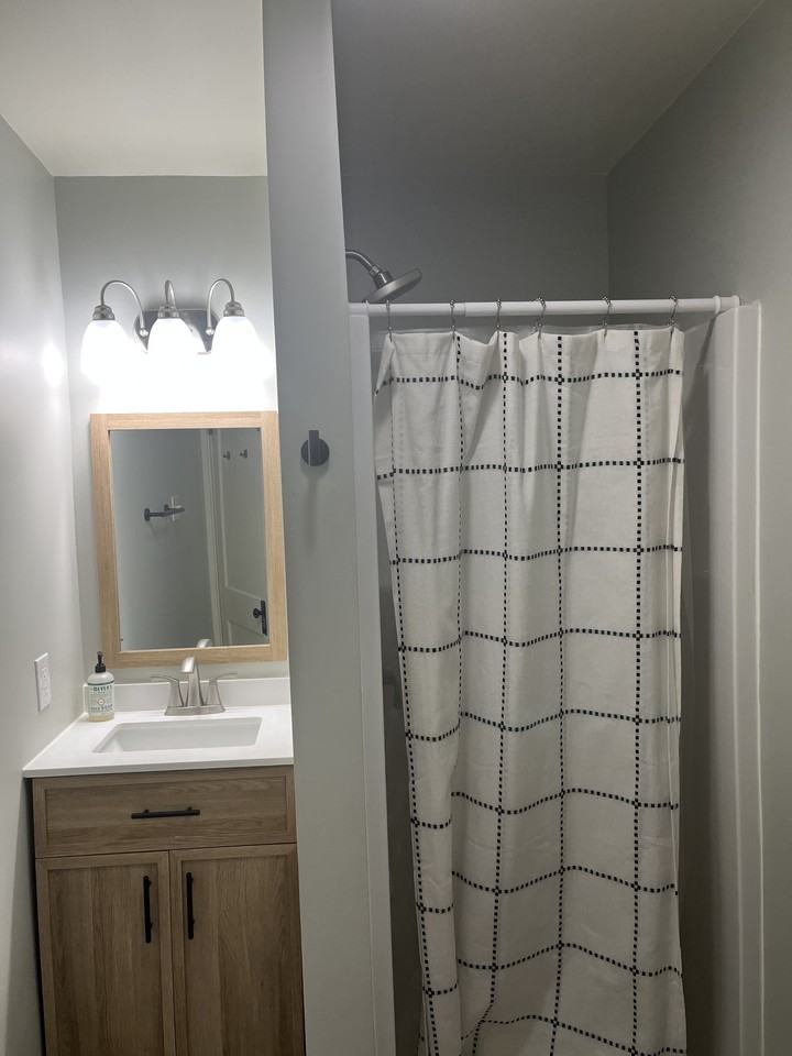 836 W Main St #836 - Photo 7 of 11