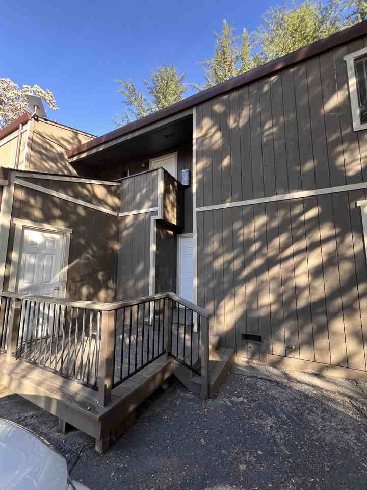 302 Pleasant Street #1