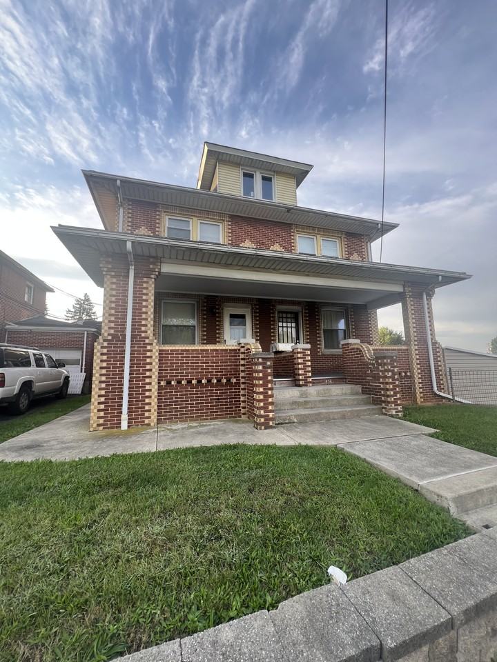 834 W Main St #834A - Photo 7 of 15